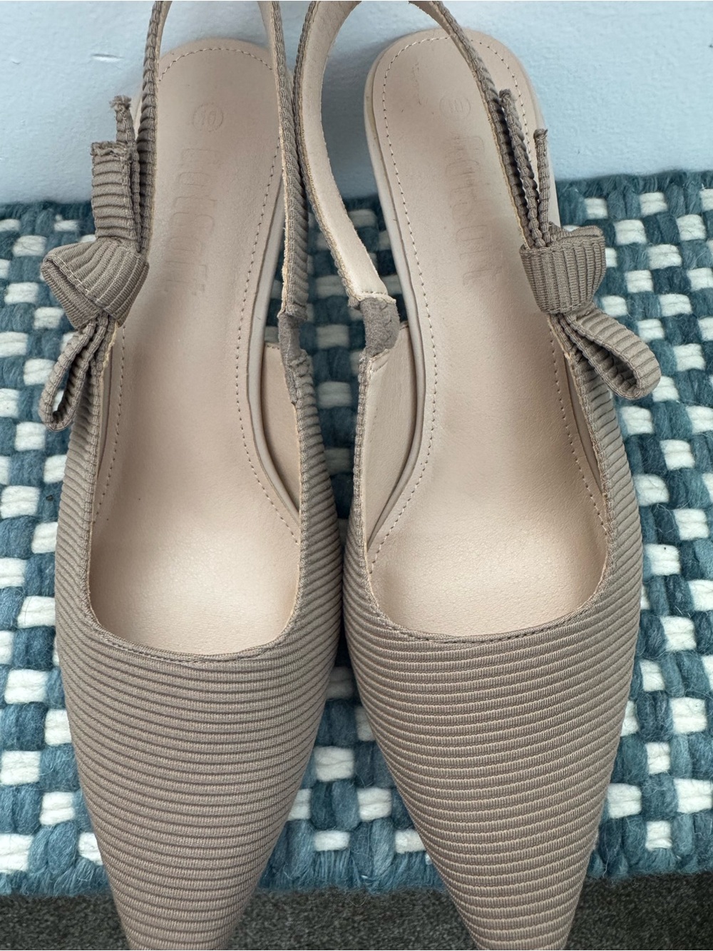 Neutral Taupe Ribbed Slingback Mules with Bow Detail Got Sofft